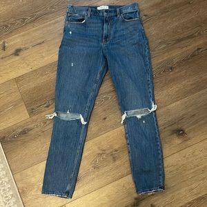 Abercrombie high rise distressed skinny jeans size 29